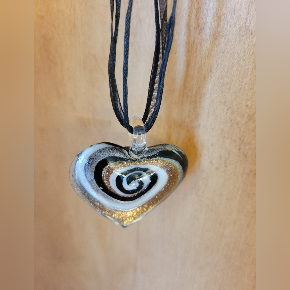Large Swirl Heart Pendant Necklace